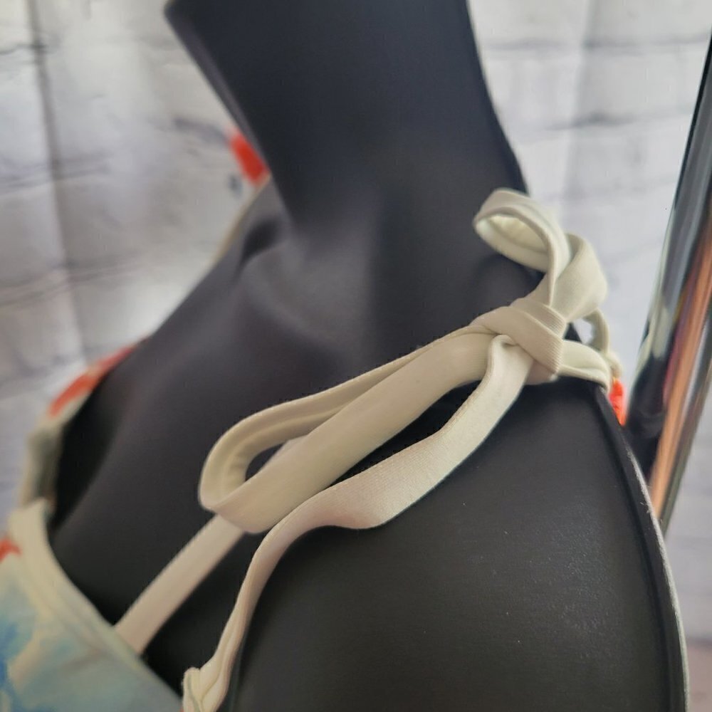 Vince Camuto V-Wire Tie-Strap Bikini Top - Picture 5 of 6